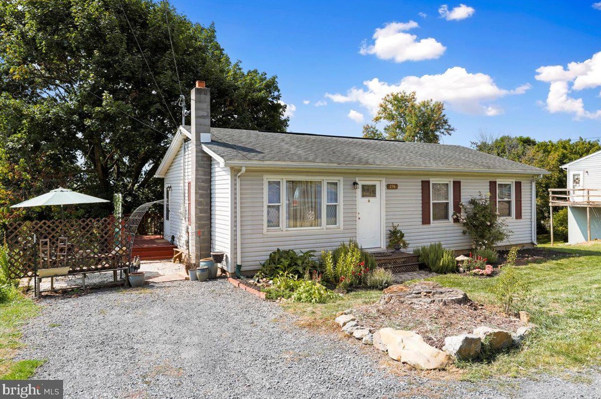 296 Cherry St, Timberville, VA 22853