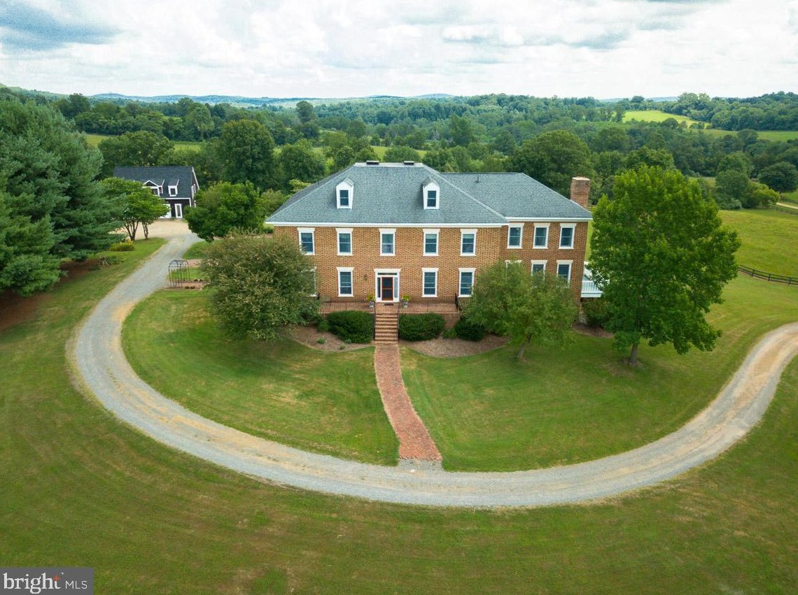 223 Poes Rd, Viewtown, VA 20106-4118