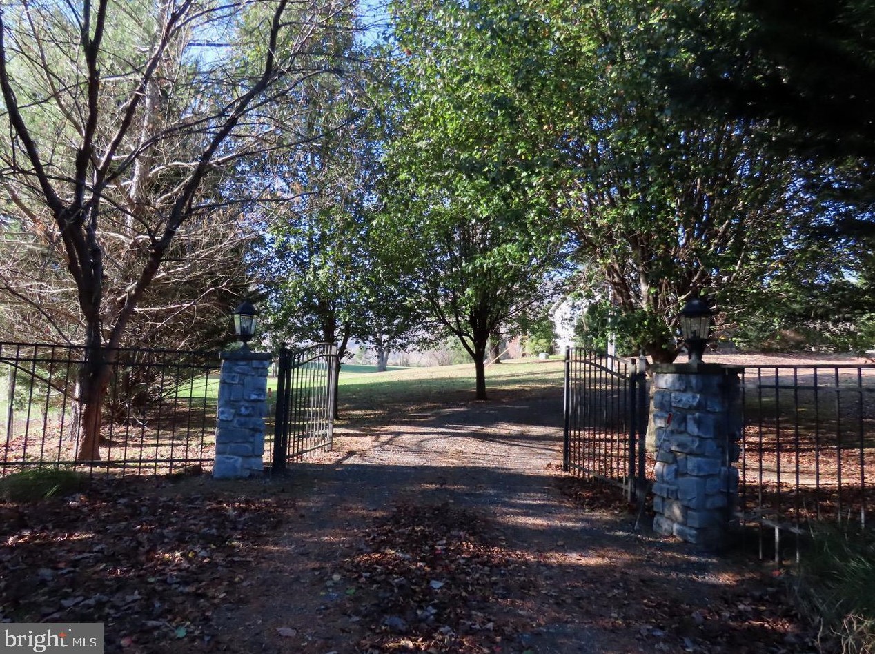 24 Peach Orchard Ln, Washington, VA 22747