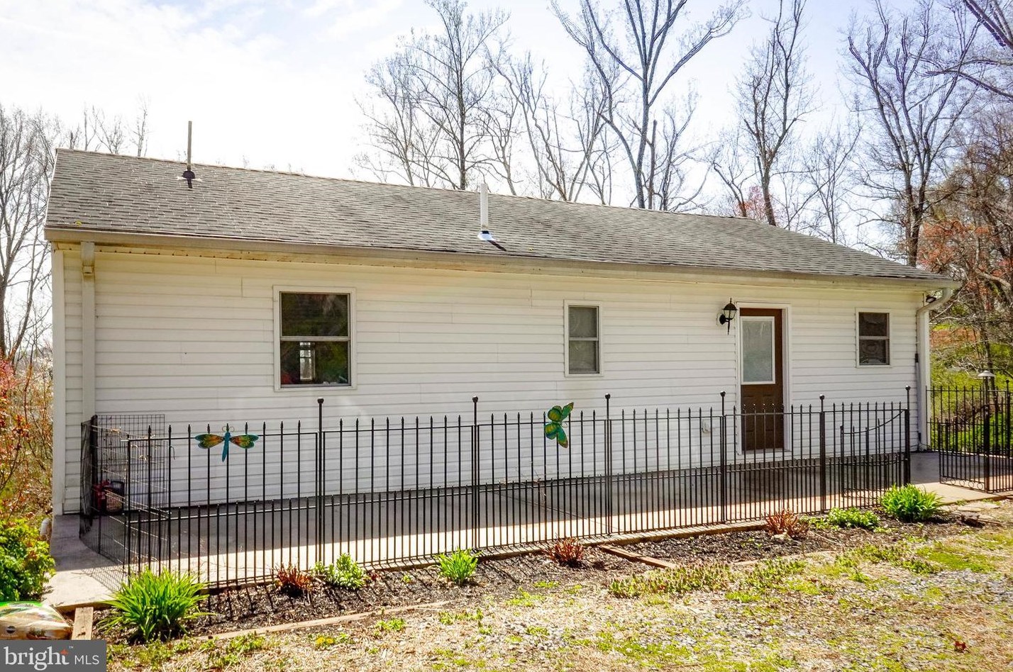 25 Ashtree Ln, Washington, VA 22747