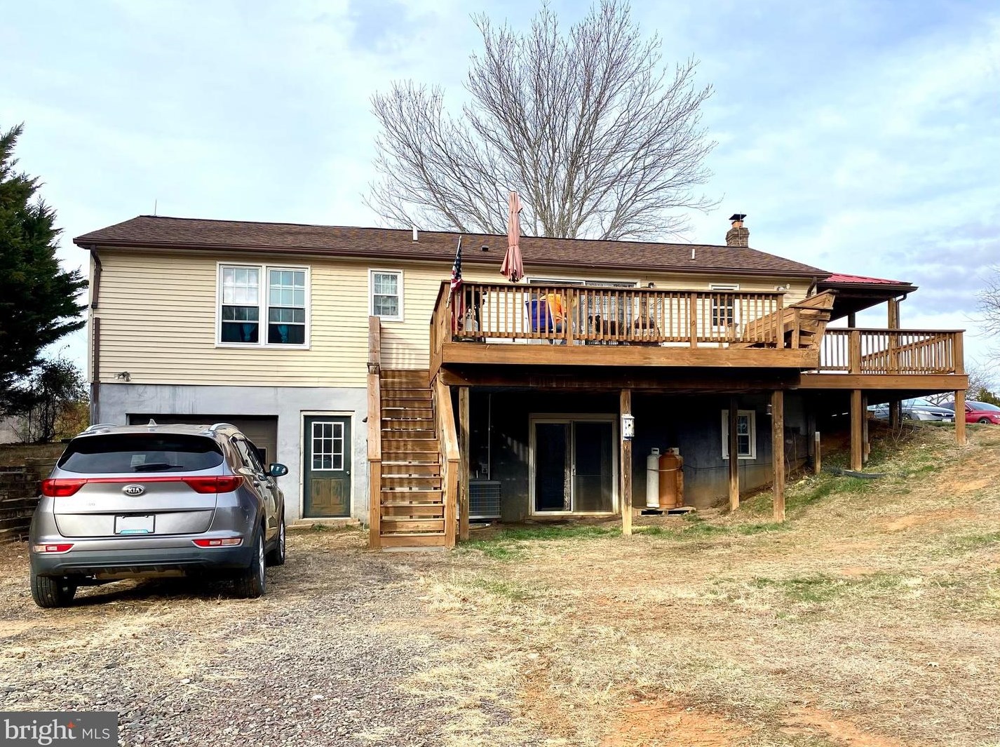 98 School House Rd, Washington, VA 22747