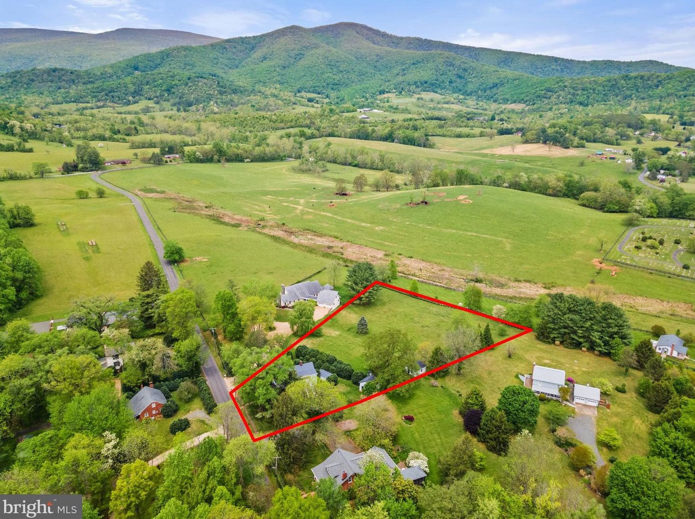 28 Harris Hollow Rd, Washington, VA 22747-1800