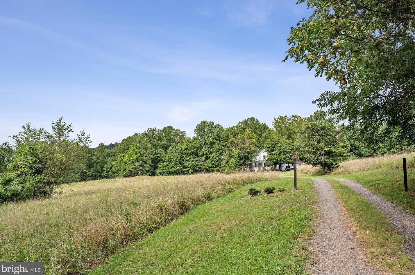 7 Grandie Ln, Boston, VA 22713