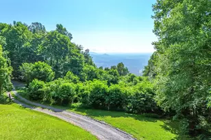 46 Rock Ridge Ln, Chester Gap, VA 22623 - Photo 2
