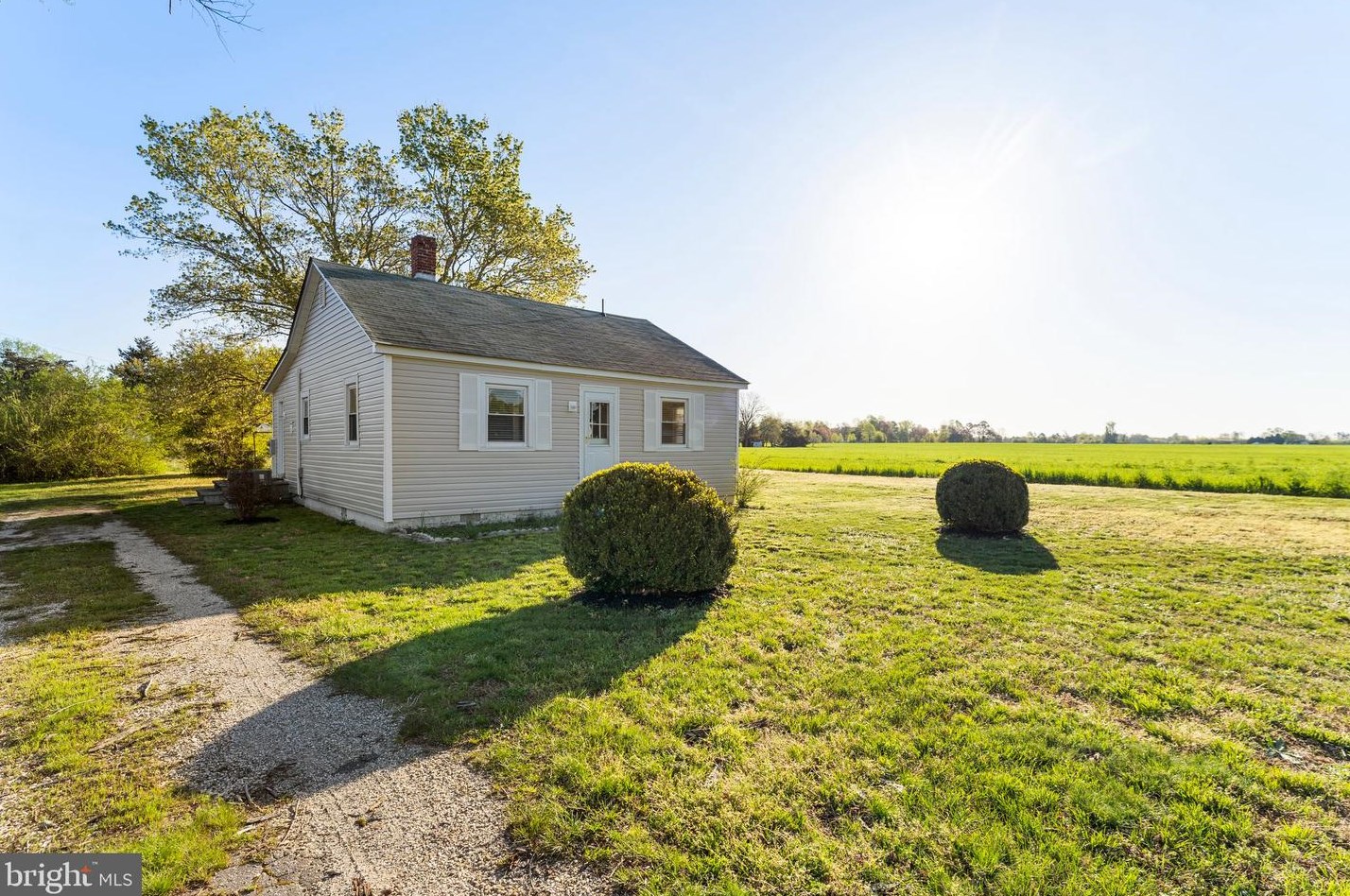 5226 Canal Rd, Farnham, VA 22460
