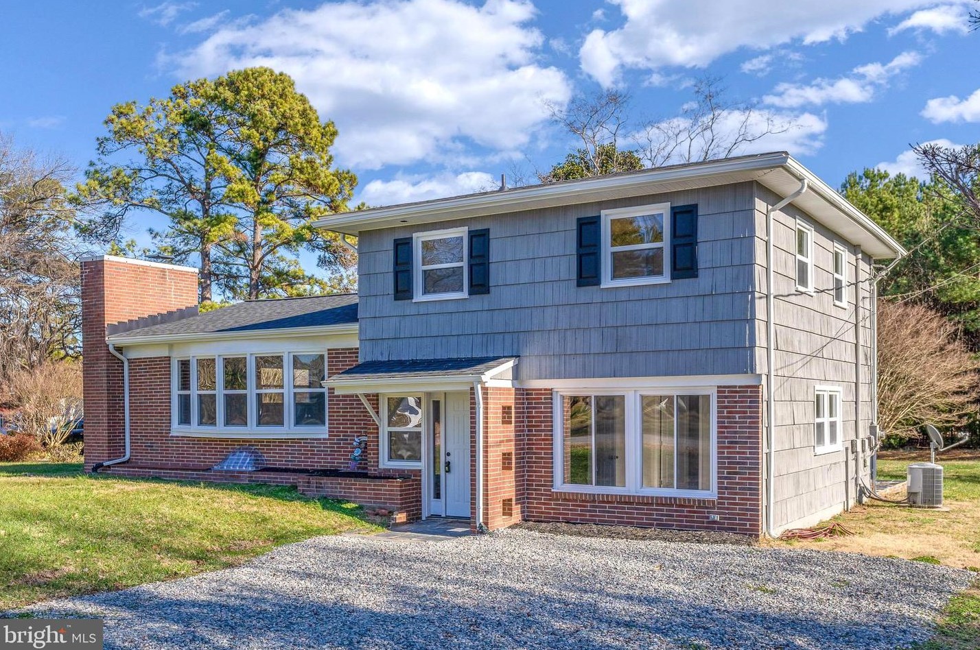203 Morgan Ln, Foneswood, VA 22572