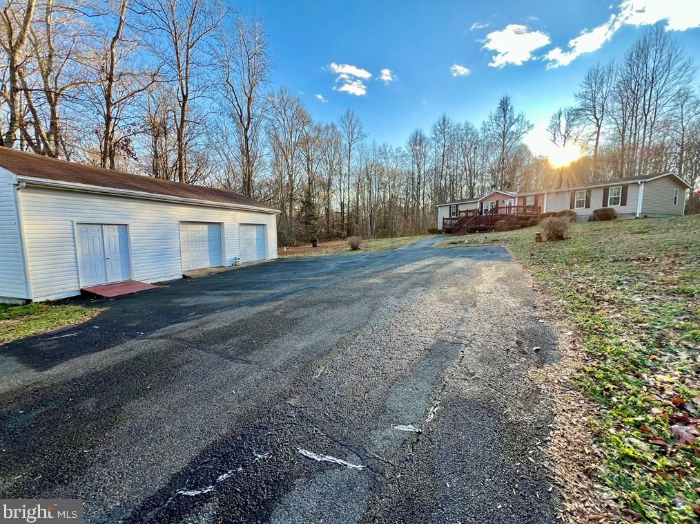 2203 Luttrellville Ln, Farnham, VA 22460-3039