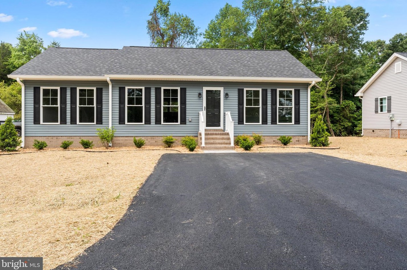 53 Pine St, Foneswood, VA 22572-4270