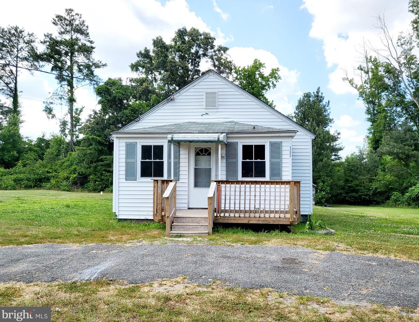 1253 Mulberry Rd, Farnham, VA 22460