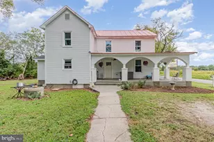 4381 Mulberry Rd, Warsaw, VA 22572 - Photo 1