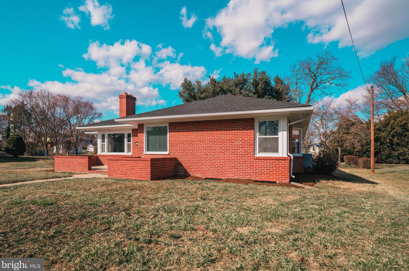 150 Shannon Ave, Mount Jackson, VA 22842-9700