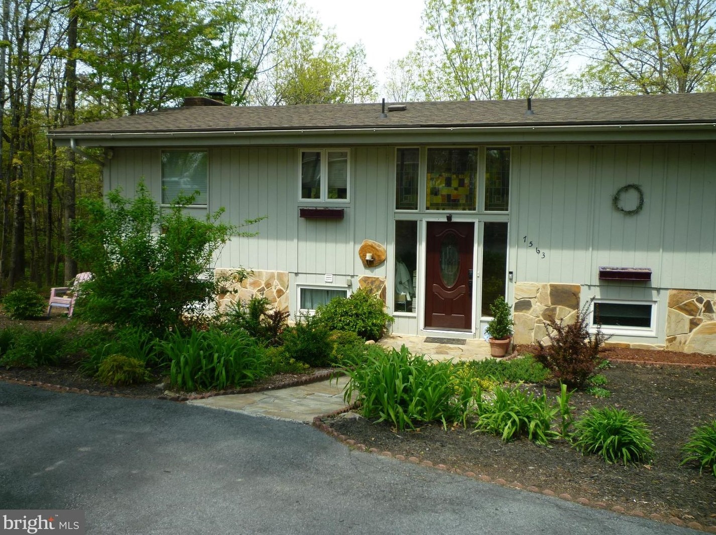 7563 Supinlick Ridge Rd, Mount Jackson, VA 22842-3359