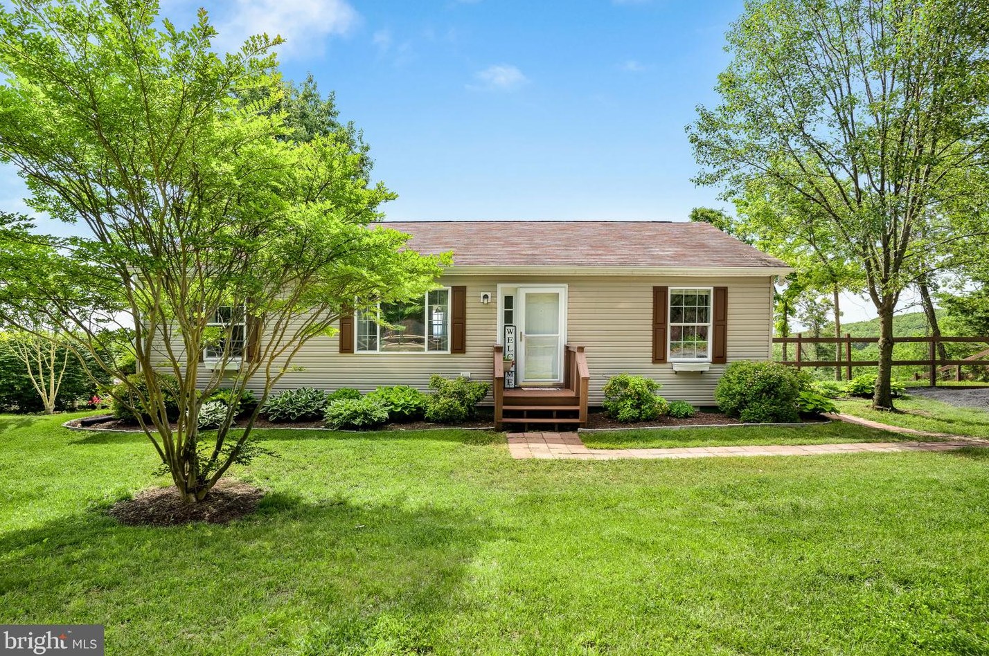 2782 Supinlick Ridge Rd, Mount Jackson, VA 22842-3524