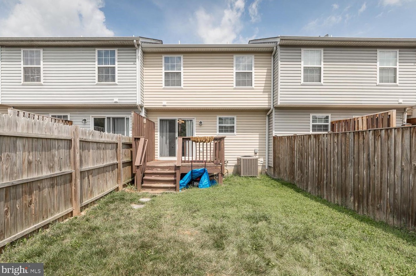 17 Perry Ct, Toms Brook, VA 22660