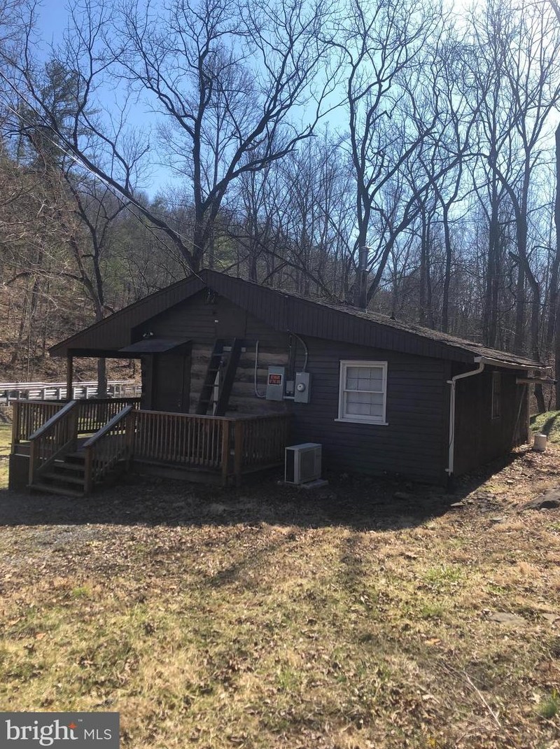 4499 Crooked Run Rd, Mount Jackson, VA 22842-8005