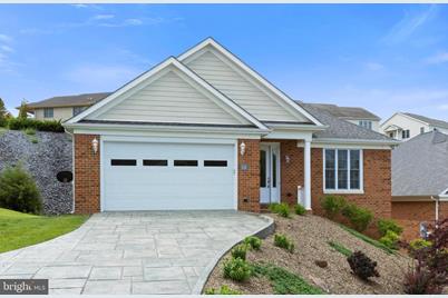 121 Anna Mae Court - Photo 1