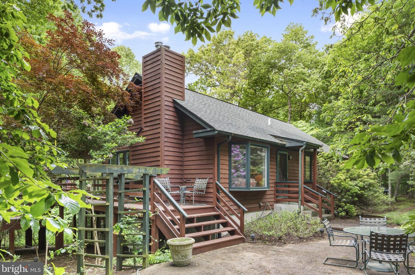 1374 Jerome Rd, Mount Jackson, VA 22842-3545