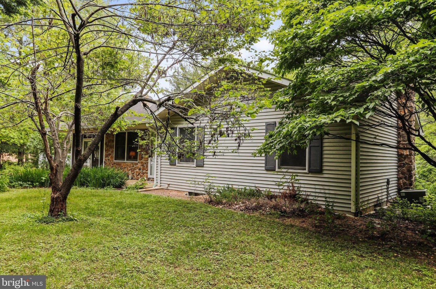 1619 Lakeview Dr, Woodstock, VA 22664
