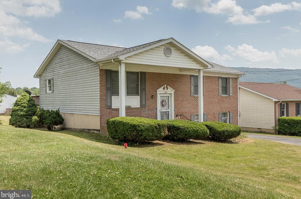 326 Stonewall St, Strasburg, VA 22657