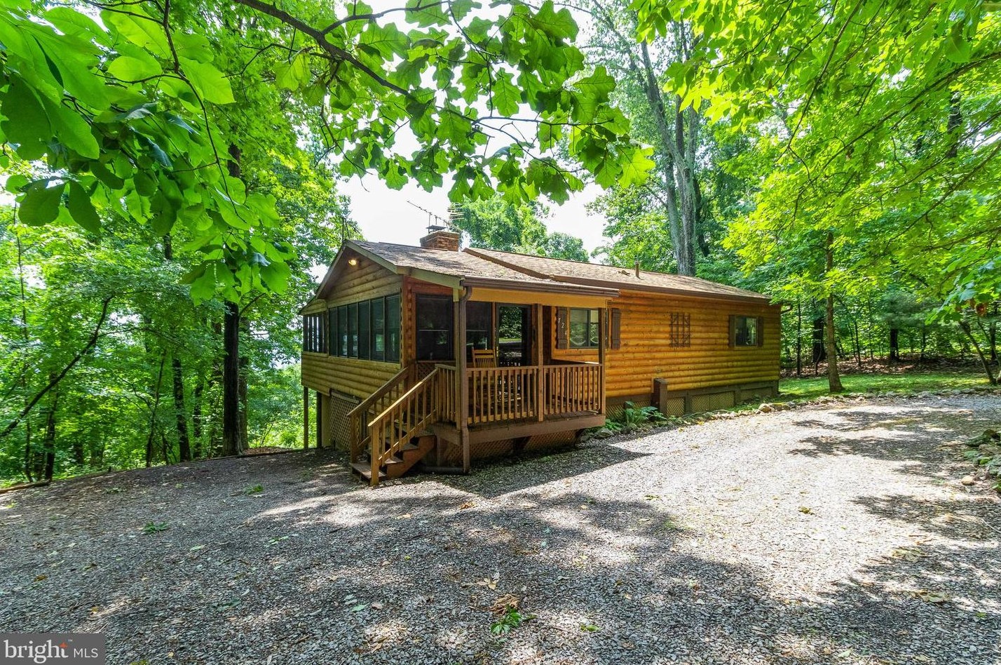 724 Hilltop Ln, Mount Jackson, VA 22842