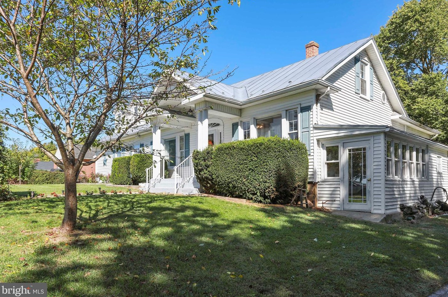 166 Shannon Ave, Mount Jackson, VA 22842-9700