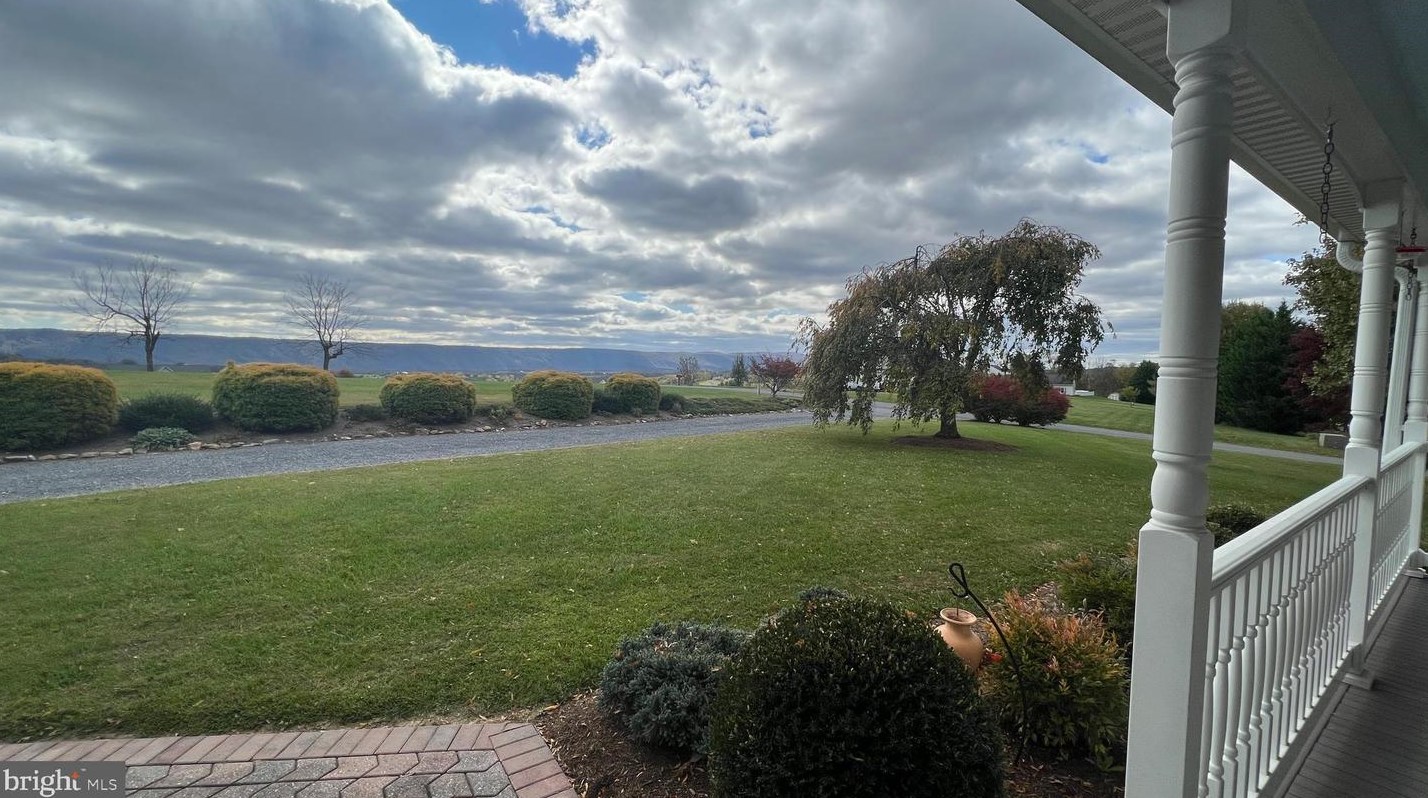 68 Holstein Ln, Toms Brook, VA 22660
