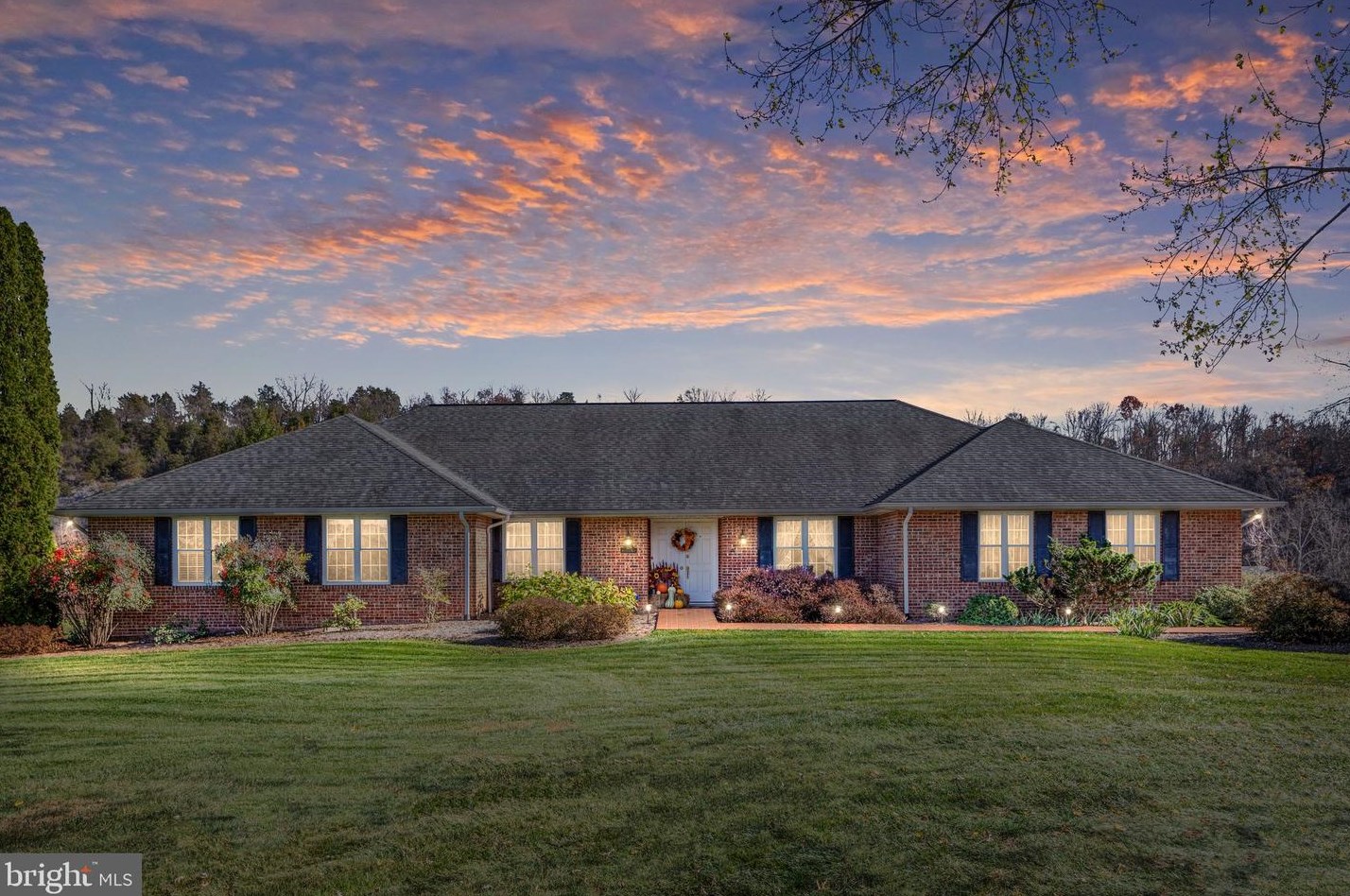 819 Battlefield Bluff Dr, New Market, VA 22844