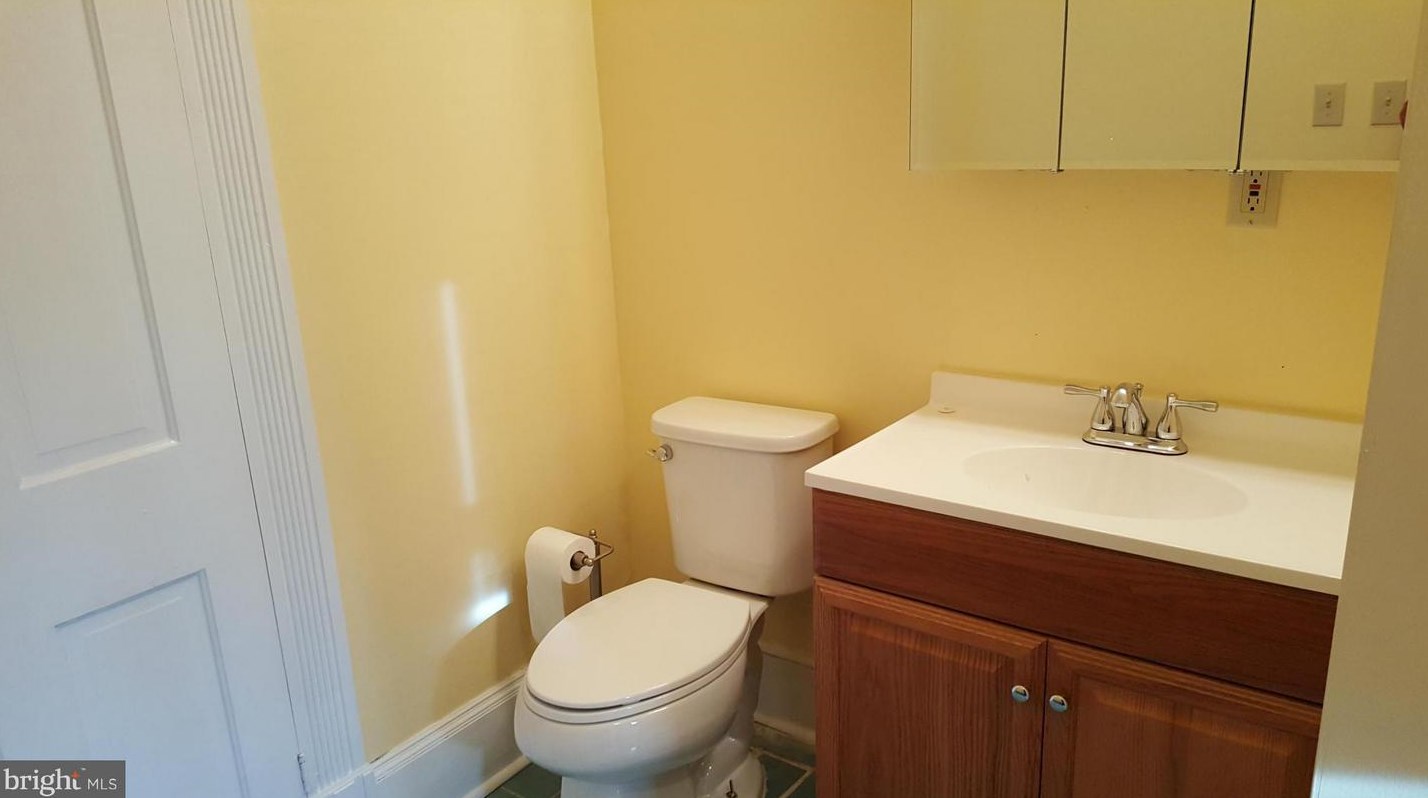 323 S Church St, Woodstock, VA 22664