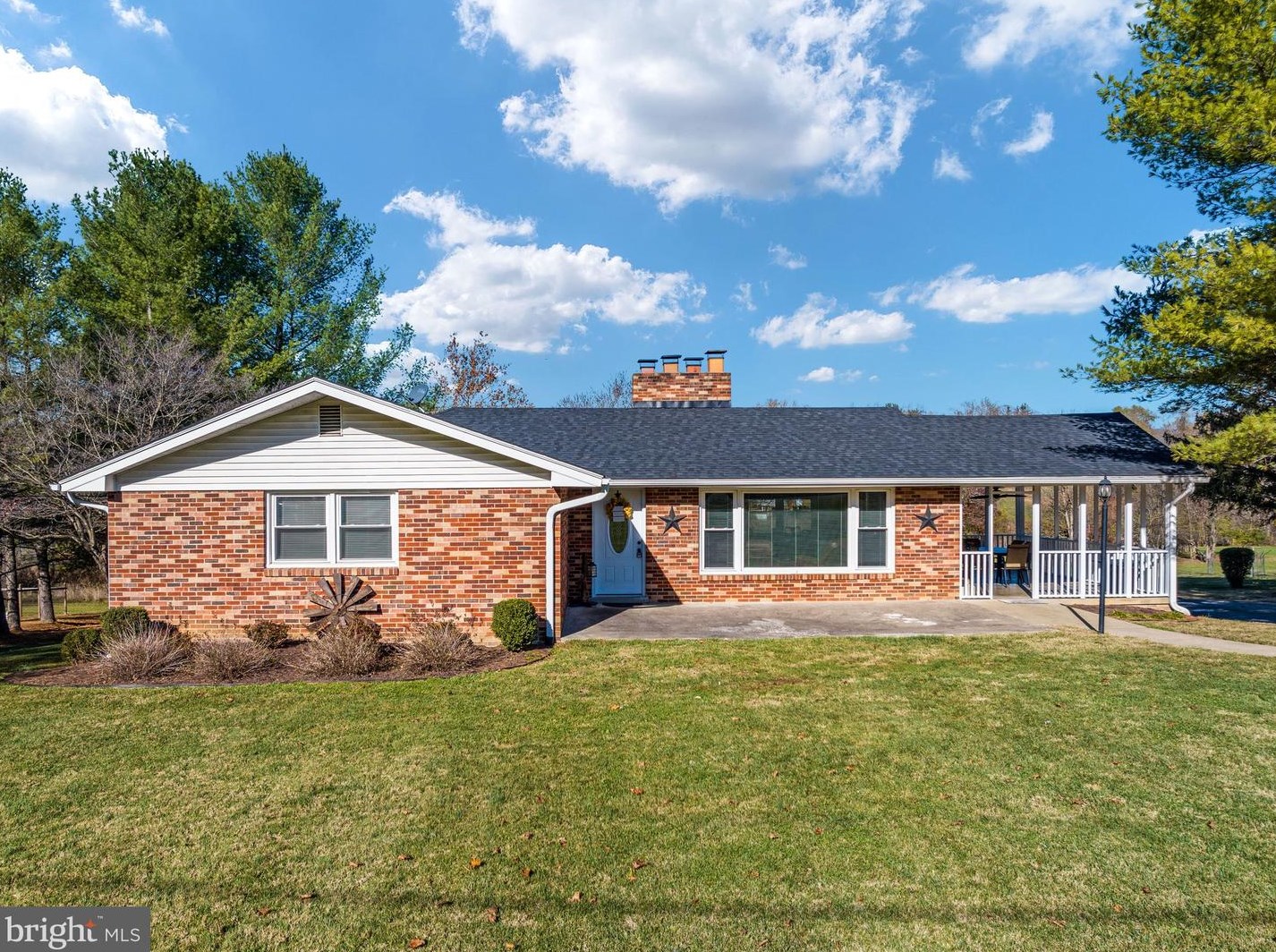624 S Water St, Woodstock, VA 22664
