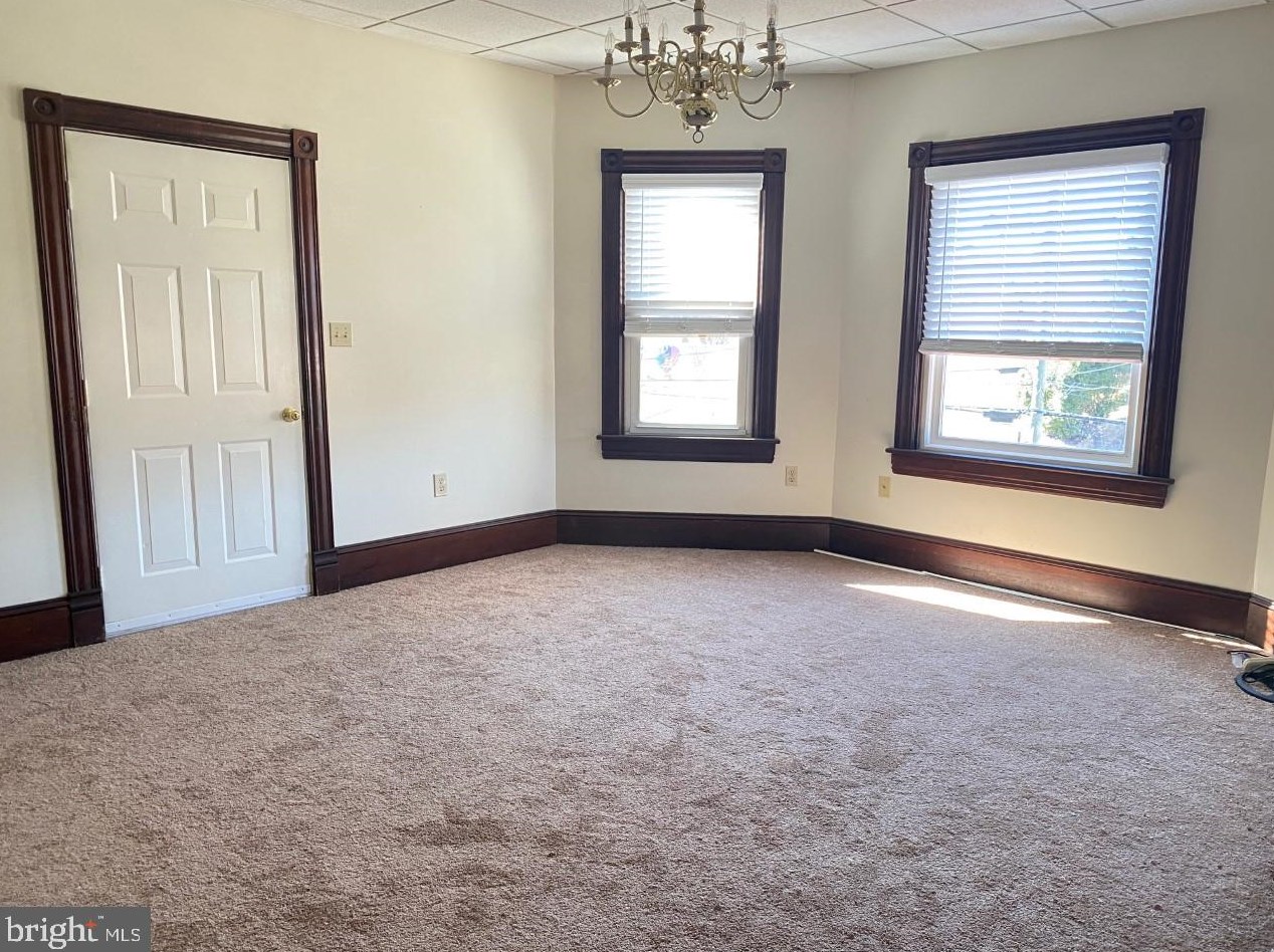 423 S Main St #b, Woodstock, VA 22664
