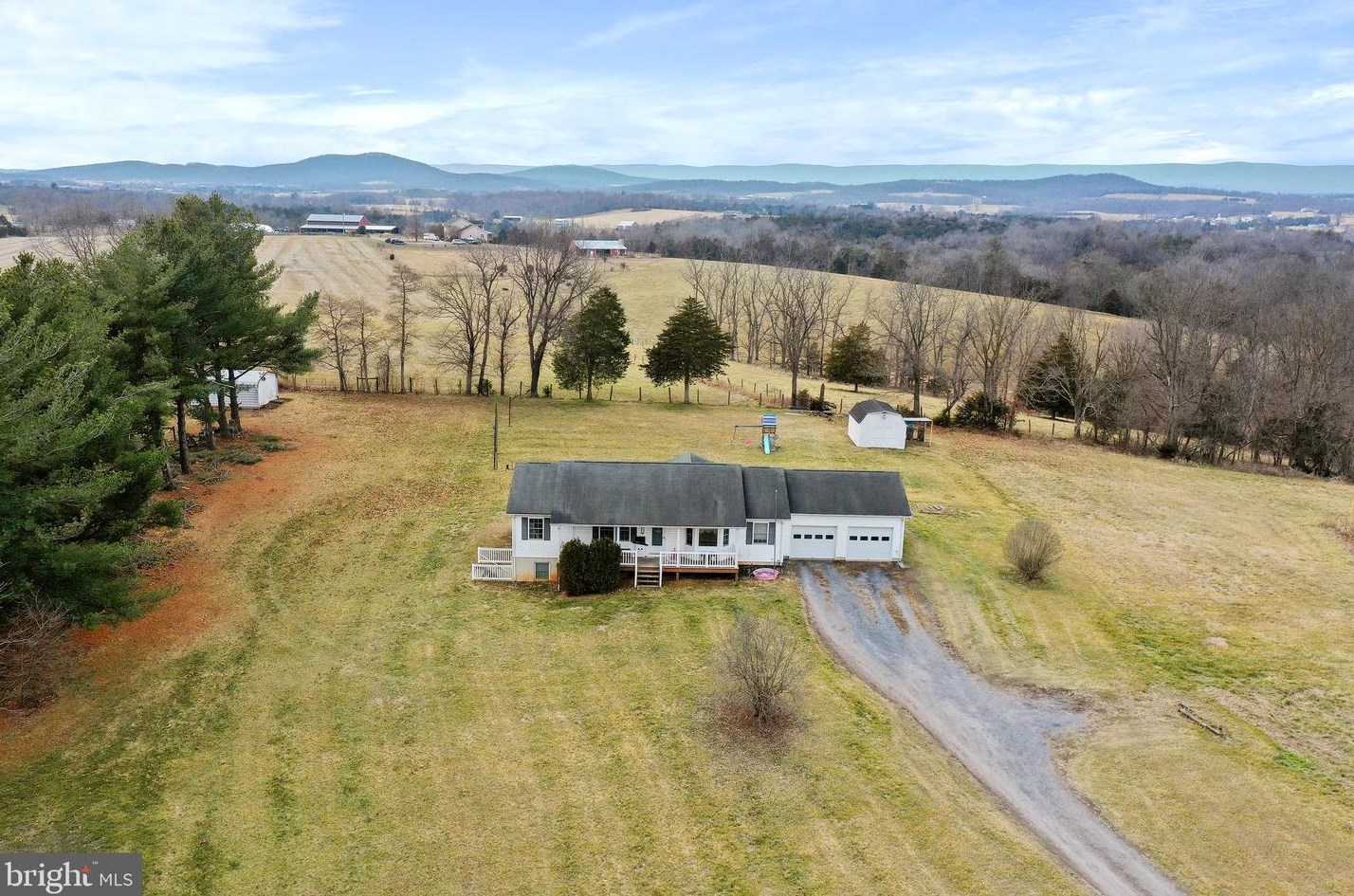 1572 Polk Rd, Edinburg, VA 22824