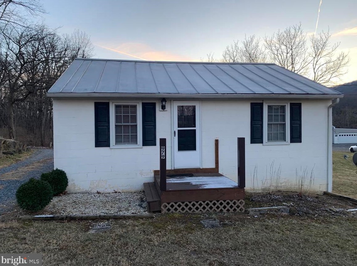 979 Cottontown Rd, Strasburg, VA 22657