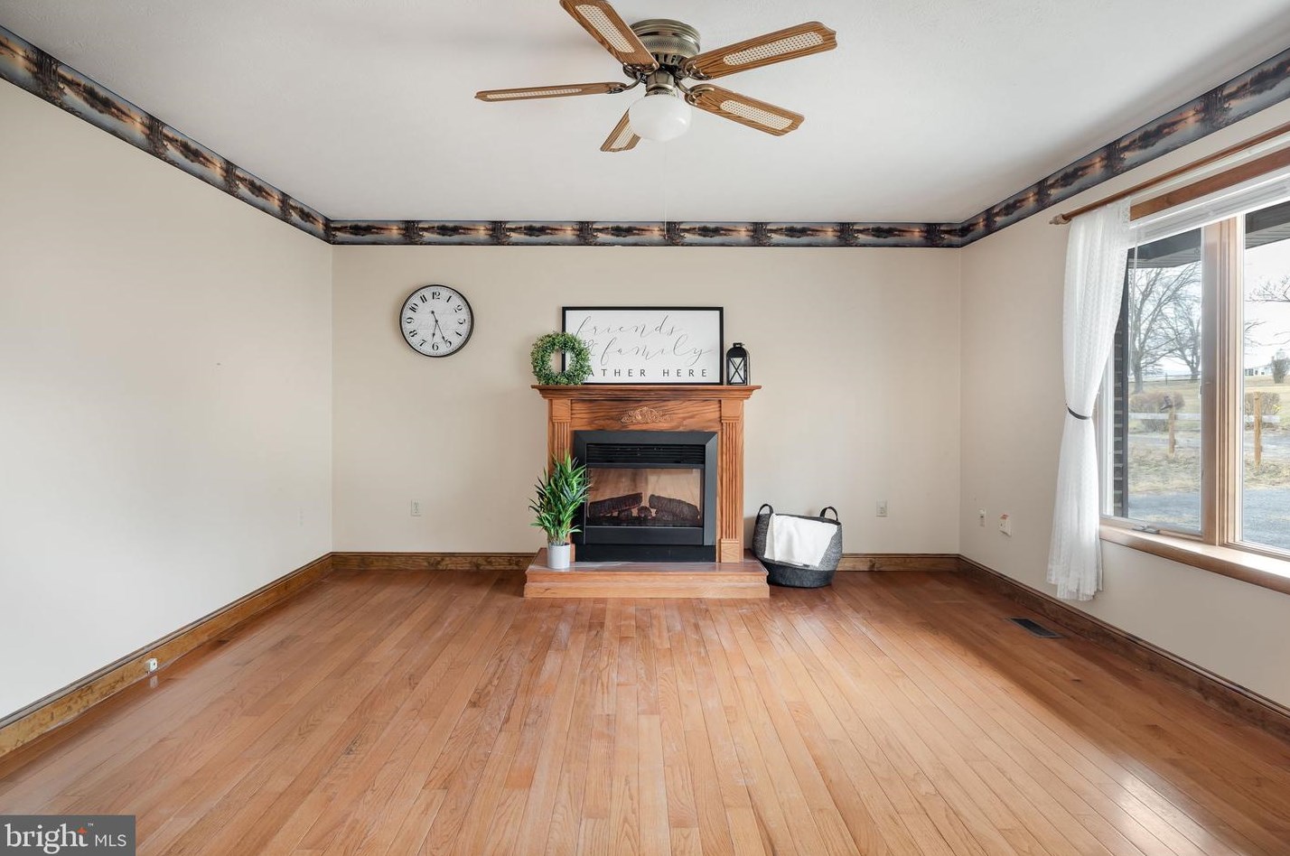 468 Hillcrest Rd, Edinburg, VA 22824