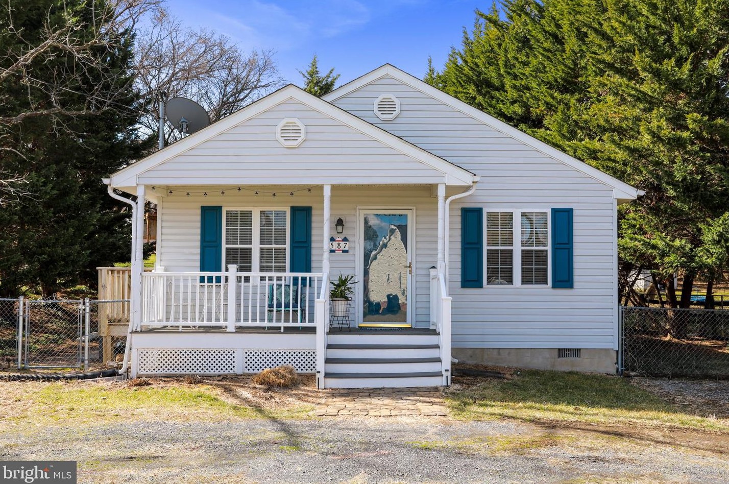 587 Capon St, Strasburg, VA 22657