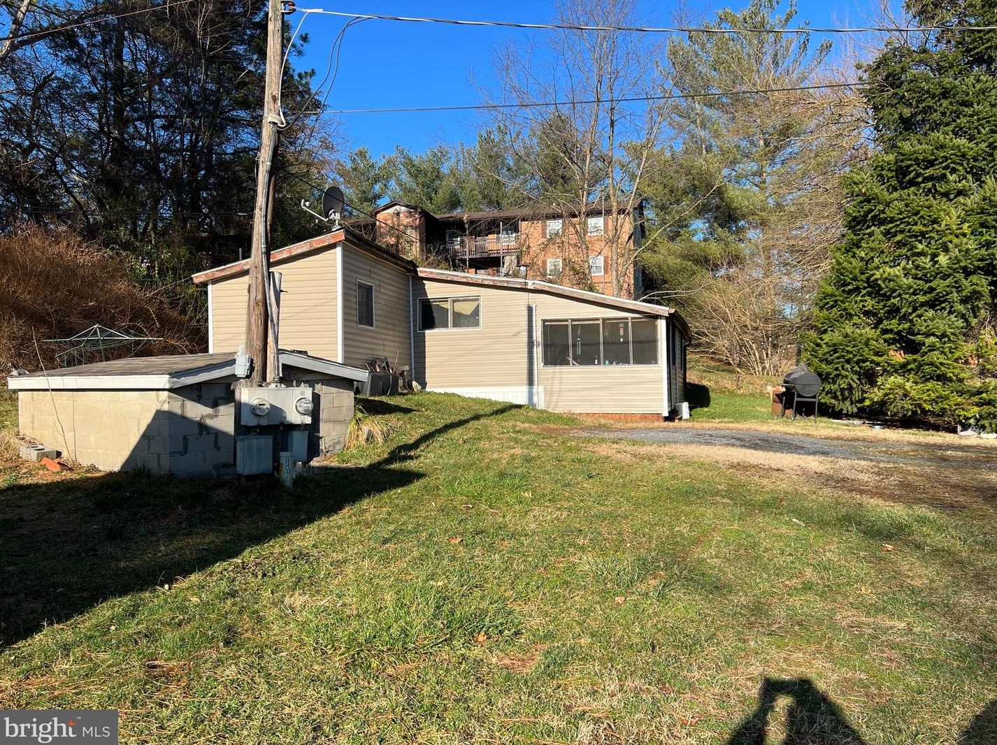 225 Jackson St, Mount Jackson, VA 22842-9717