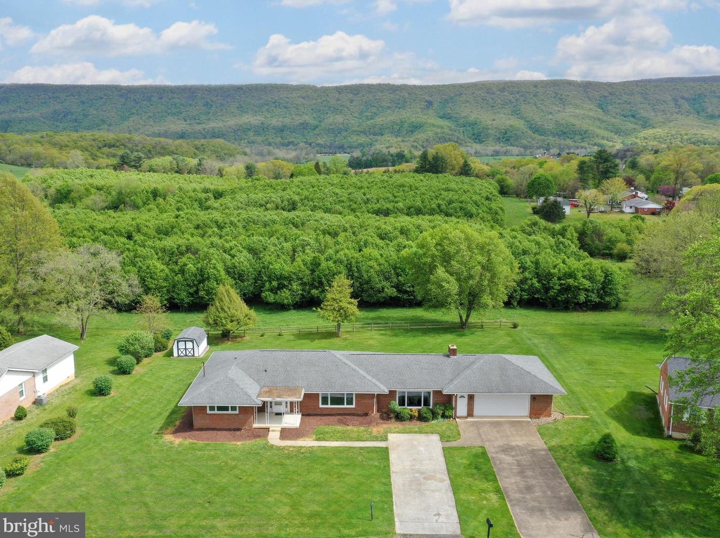 347 Eagle St, Woodstock, VA 22664