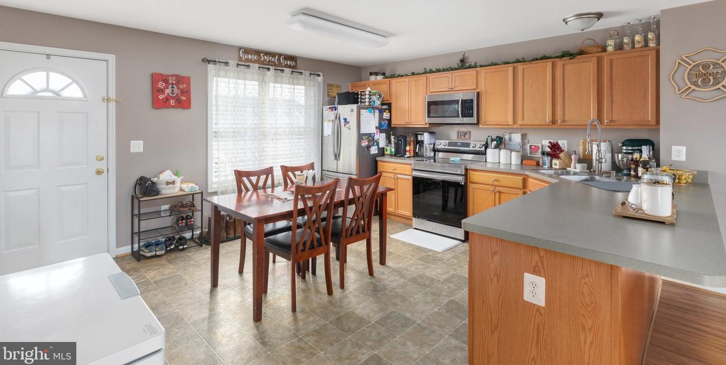 222 Kadies Ln, Edinburg, VA 22824
