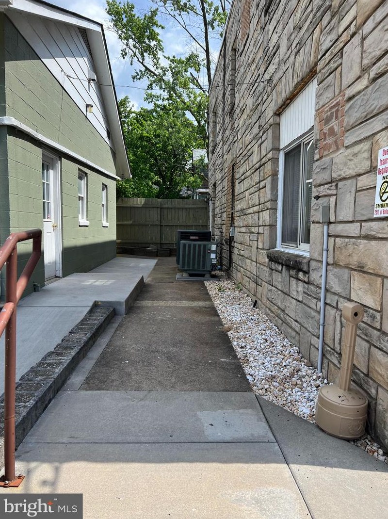 1081 E King St #2, Strasburg, VA 22657