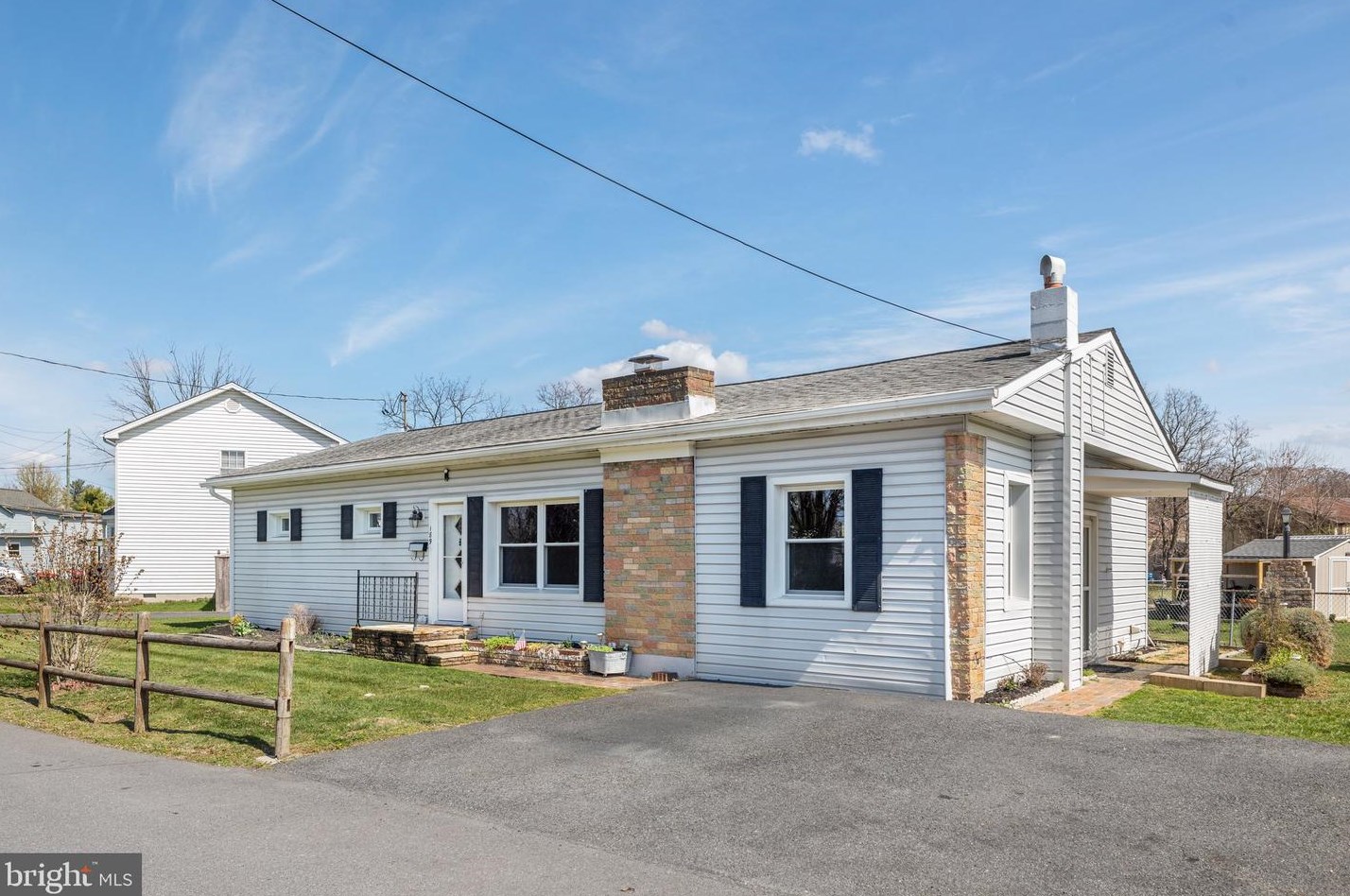 189 S Funk St, Strasburg, VA 22657