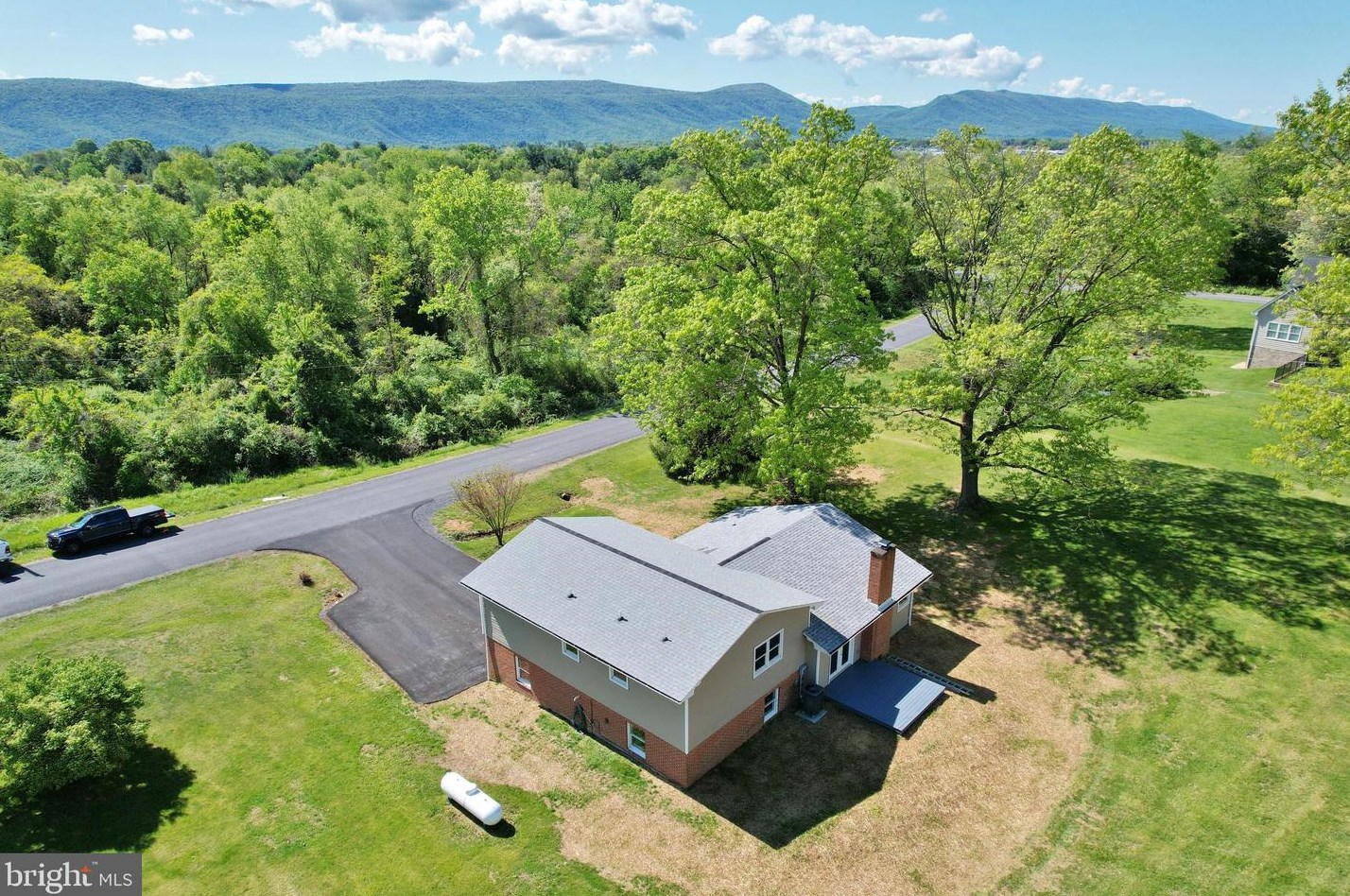 212 Hisey Ave, Woodstock, VA 22664