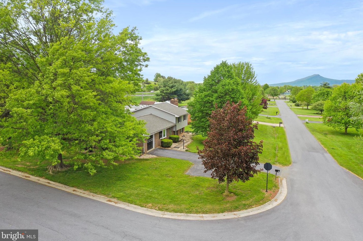 9881 Pleasant View Dr, New Market, VA 22844