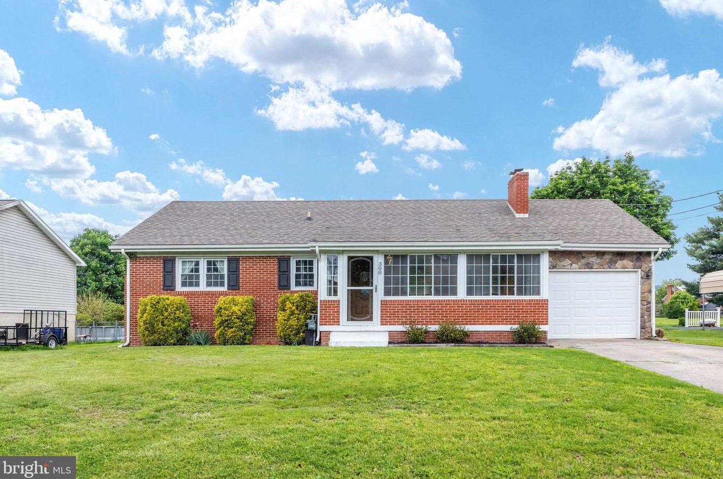 300 Aileen Ave, Strasburg, VA 22657