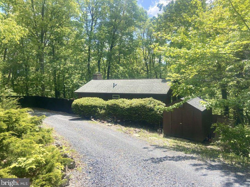 234 Mockingbird Ln, Mount Jackson, VA 22842-2943