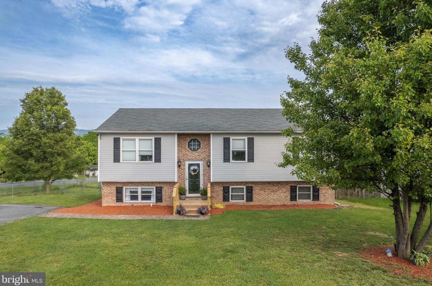192 Greenleaf Rd, Strasburg, VA 22657