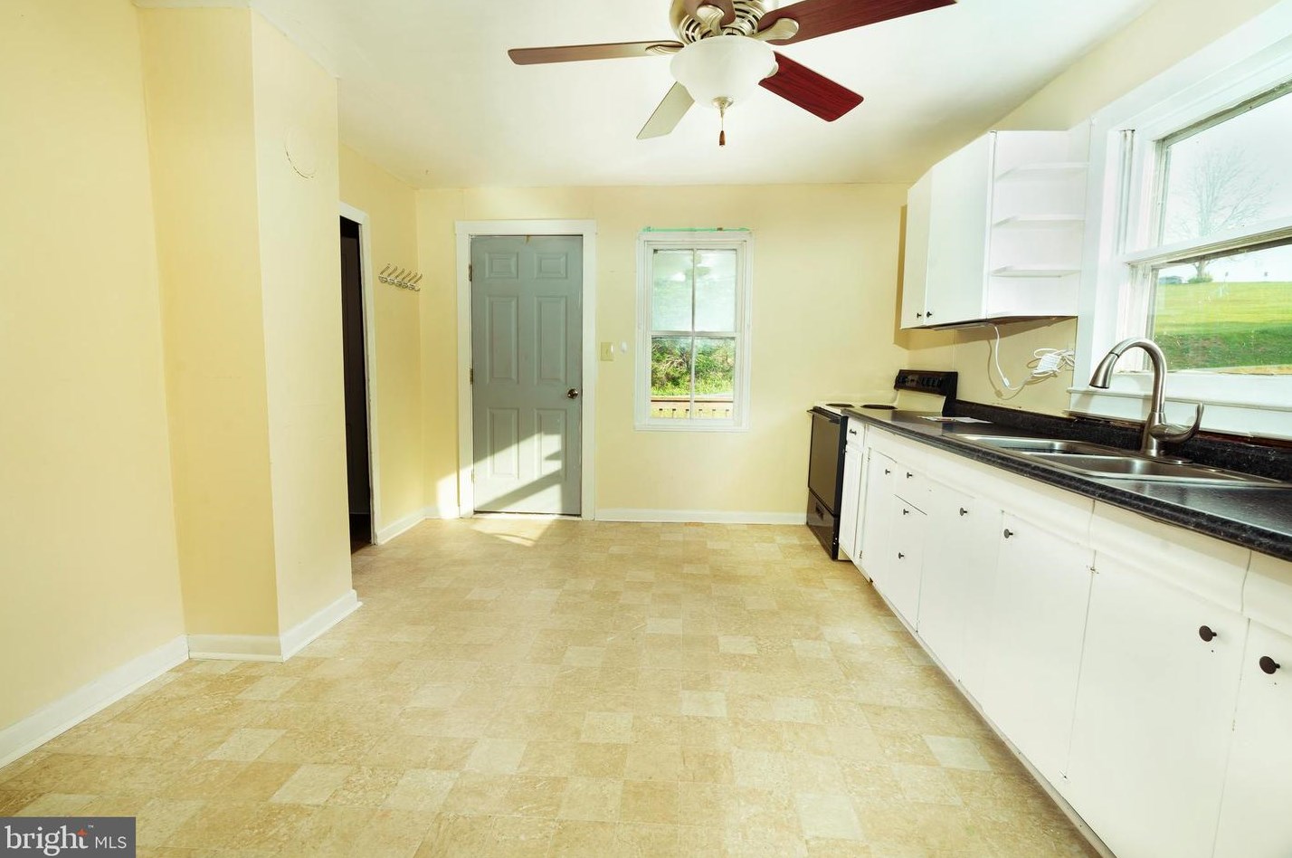 4052 Jerome Rd, Edinburg, VA 22824
