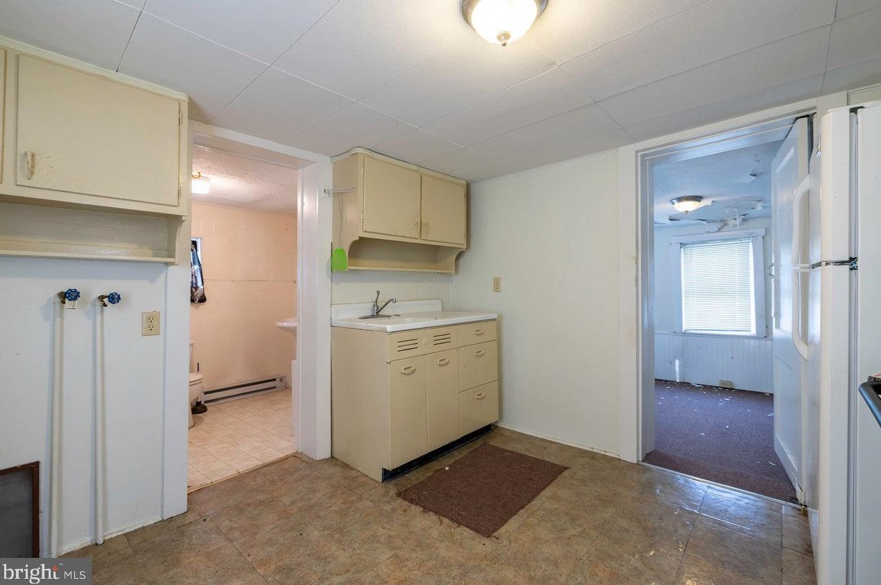 430 W High St, Woodstock, VA 22664