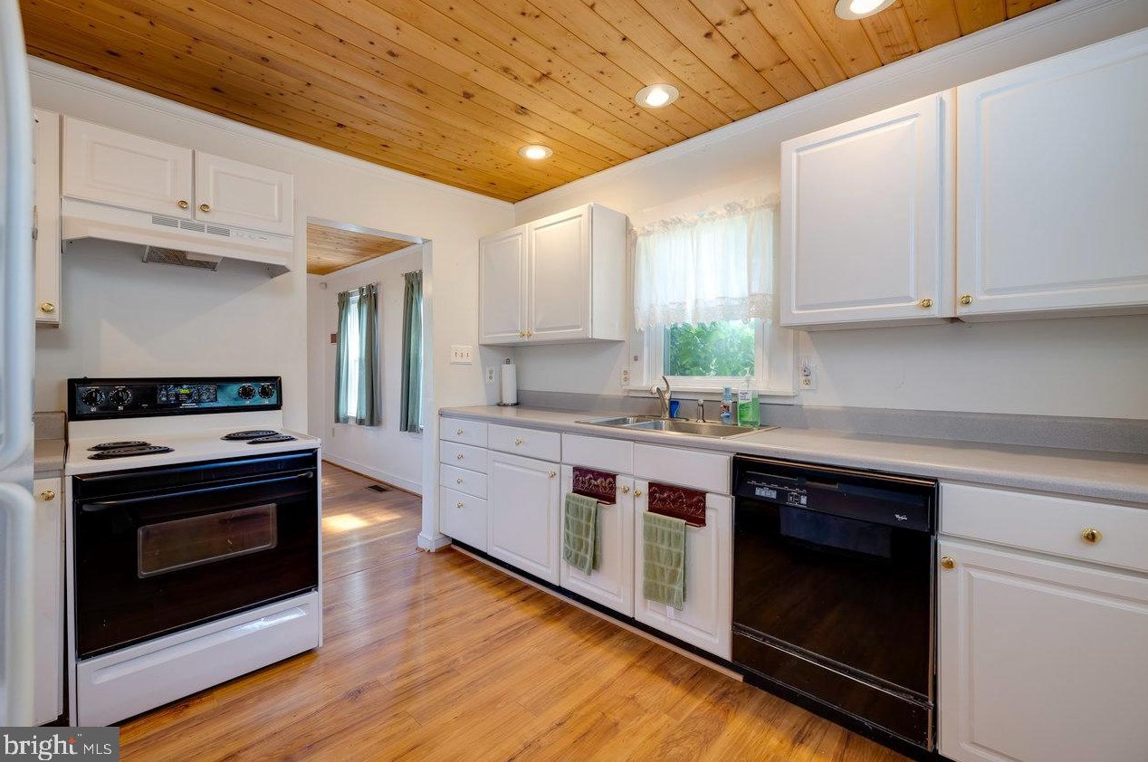 1693 Kelly Rd, Mount Jackson, VA 22842-3331