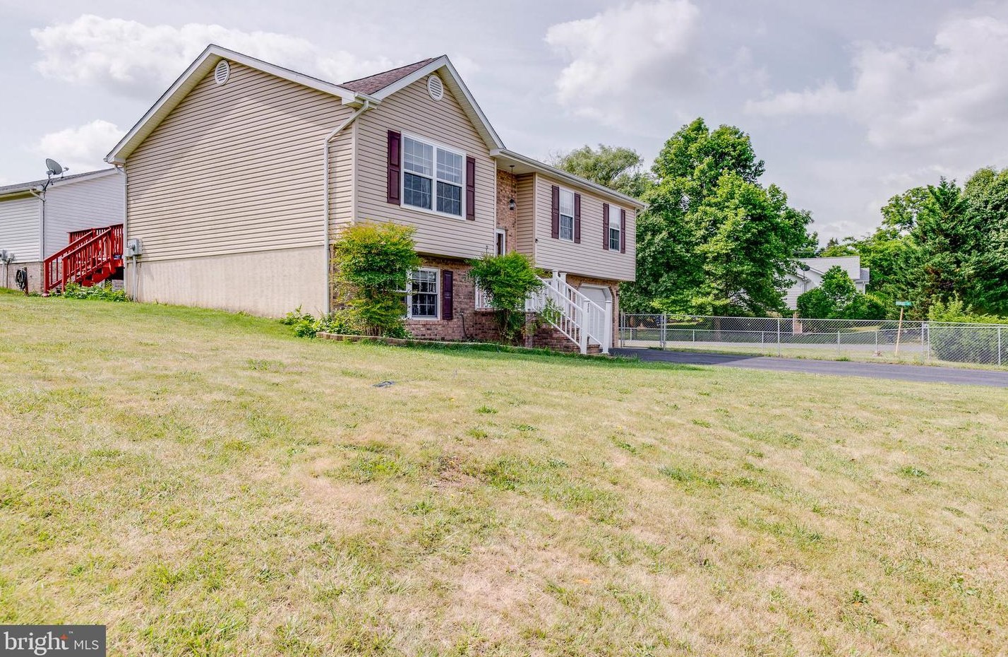 55 Nikita Dr, Maurertown, VA 22644