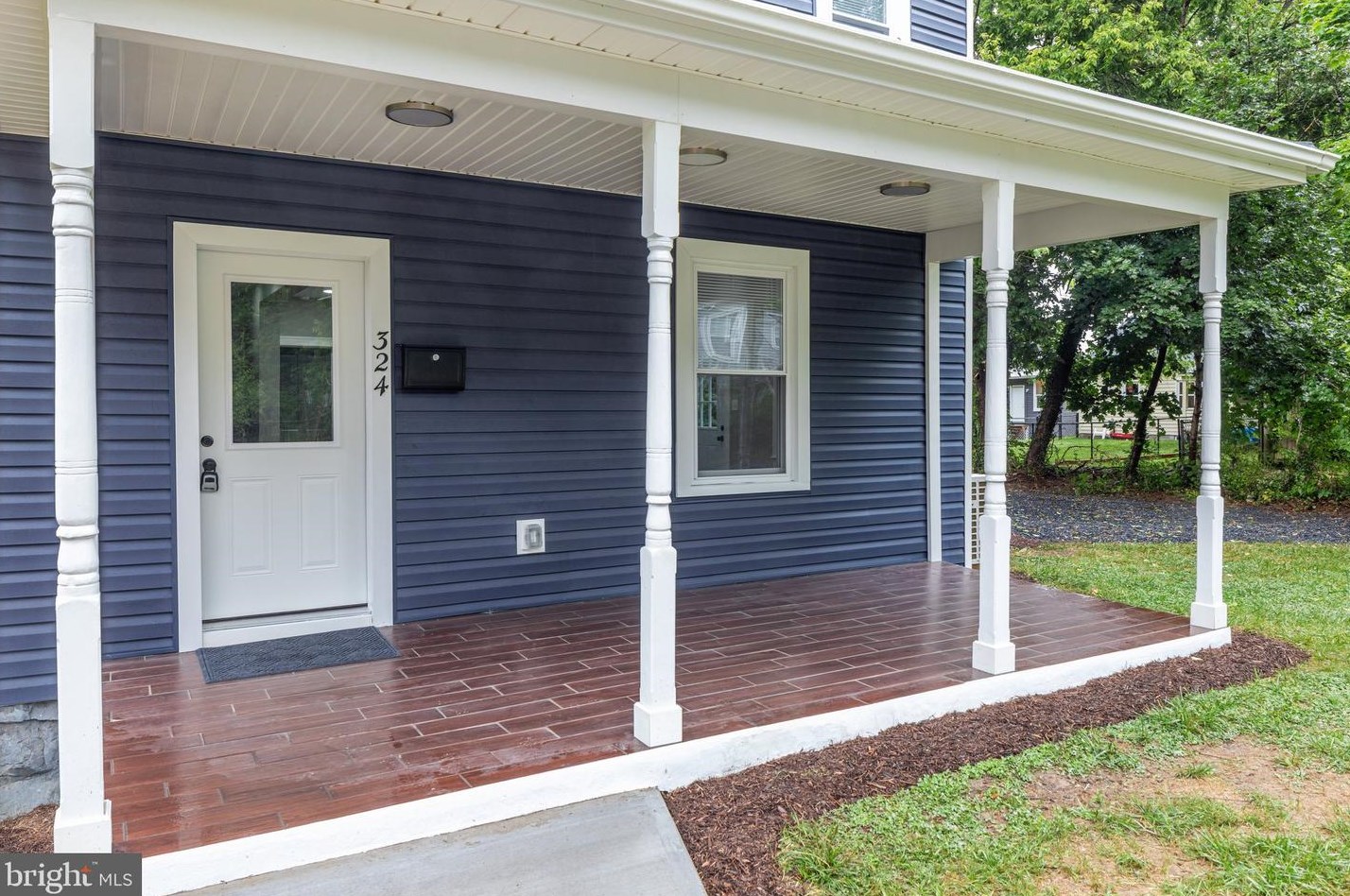 324 W Queen St, Strasburg, VA 22657