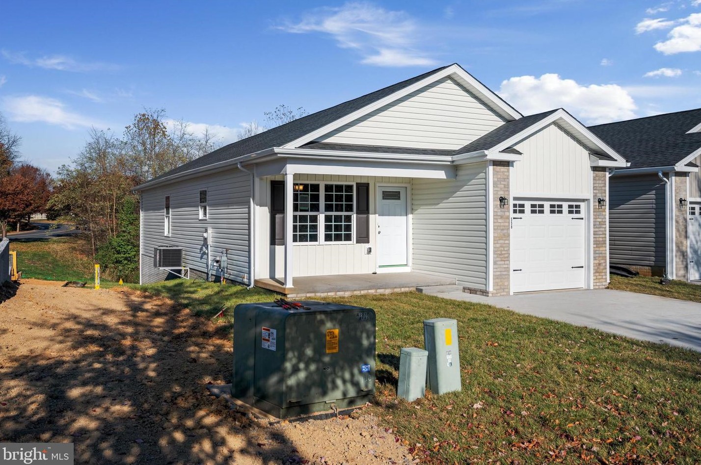 558 Great Oak Ct, Woodstock, VA 22664